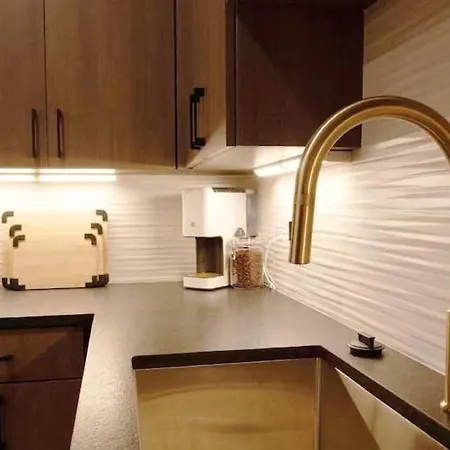 5020 Place Luxury Apartment